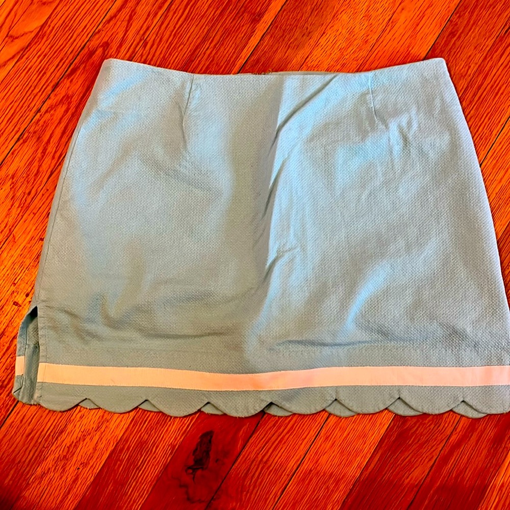 FINAL SALE BEFORE REMOVED
Lilly Pulitzer Light Blue Skirt with White Trim